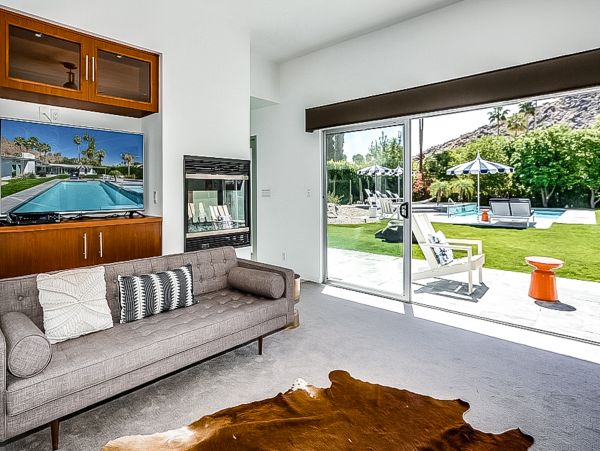 Palm Springs 4 Bedroom Home with Private Pool & Spa