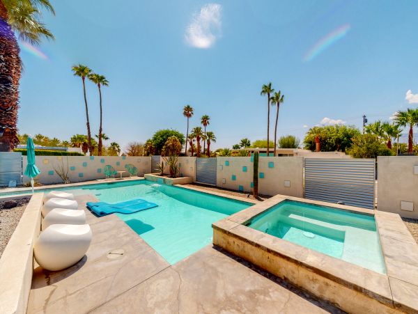 Palm Springs Home 984184