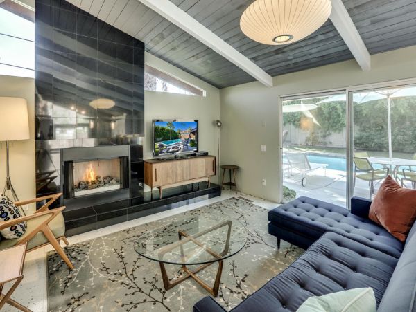 Palm Springs Home 984185
