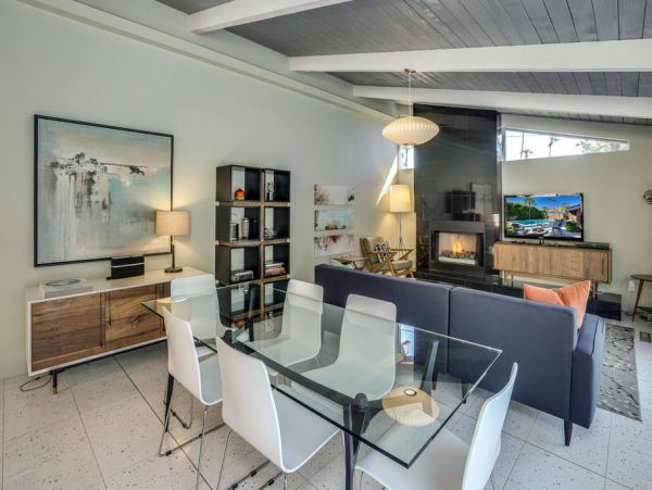 Palm Springs Home 984185