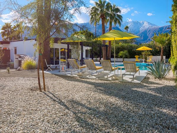 Palm Springs Home 984186