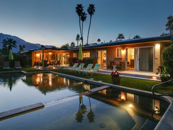 Palm Springs Home 984187