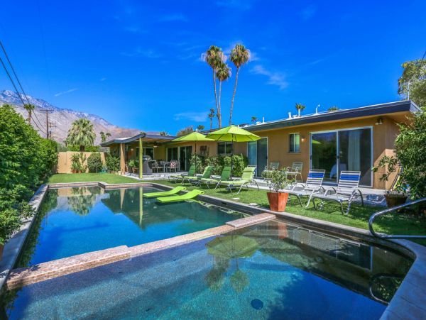 Palm Springs Home 984187