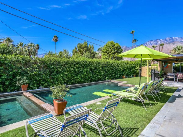 Palm Springs Home 984187