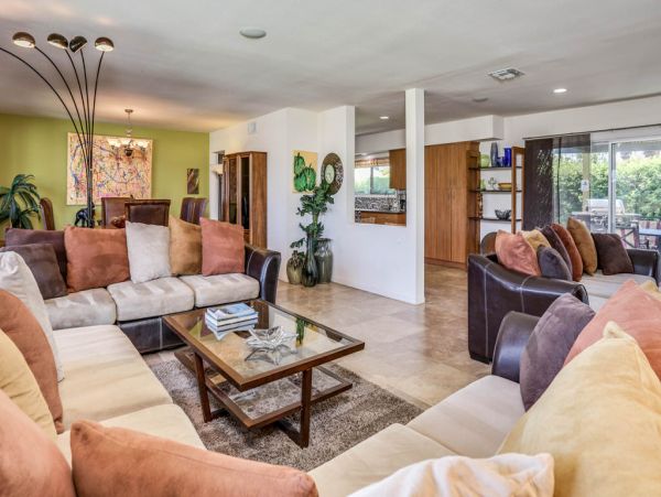 Palm Springs Home 984187