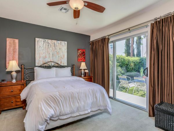 Palm Springs Home 984187
