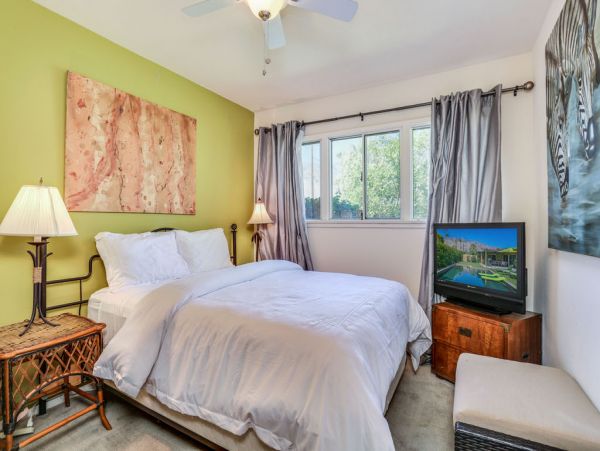 Palm Springs Home 984187