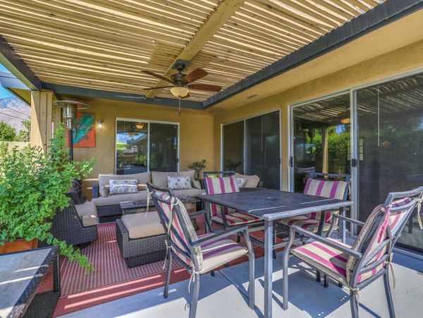 Palm Springs Home 984187