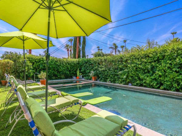 Palm Springs Home 984187