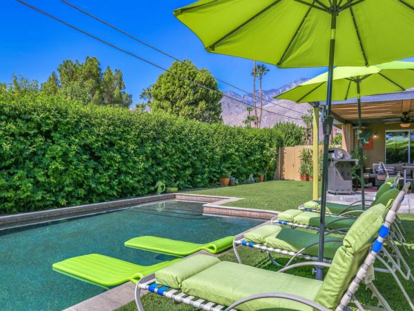 Palm Springs Home 984187