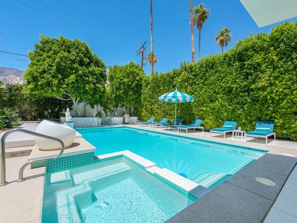 Palm Springs Home 984188