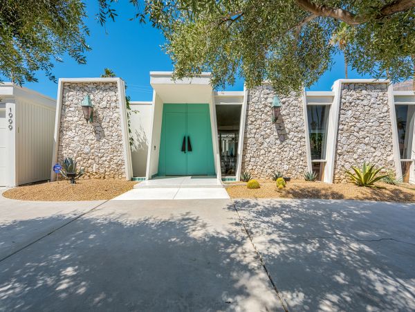 Palm Springs Home 984188