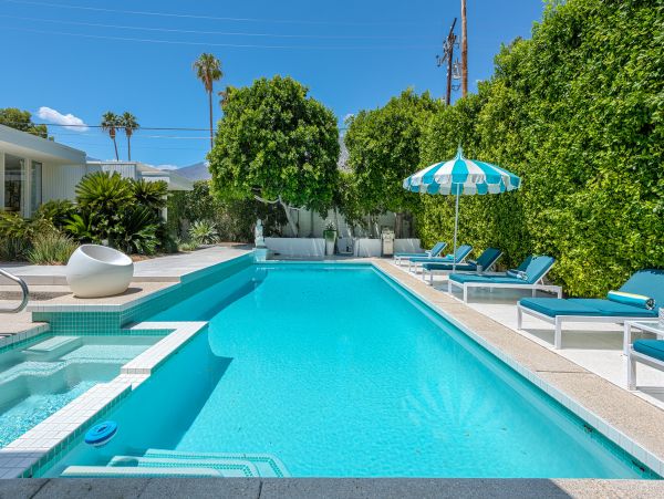Palm Springs Home 984188