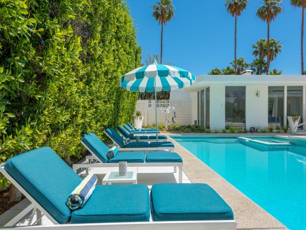 Palm Springs Home 984188