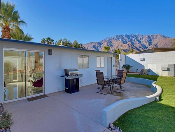 Palm Springs Home 984189