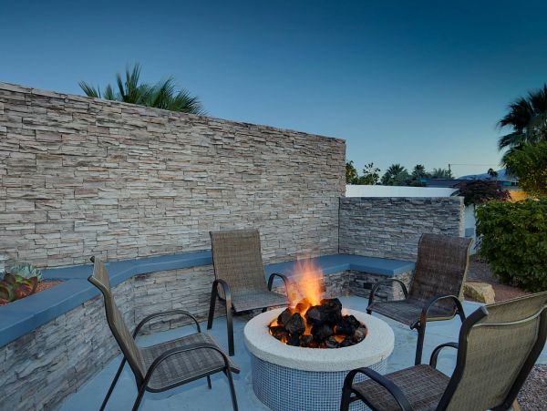 Palm Springs Home 984189