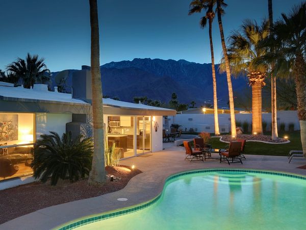 Palm Springs Home 984189