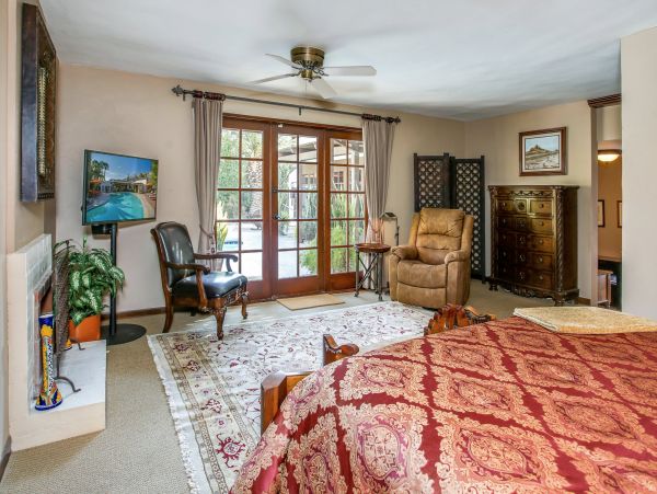 Palm Springs Home 984190