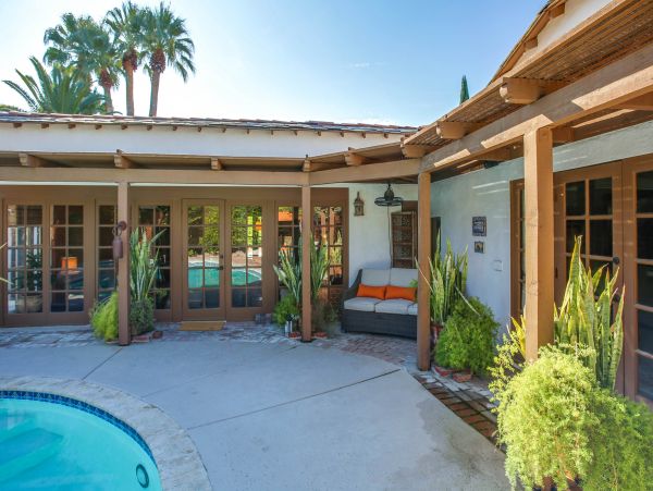 Palm Springs Home 984190