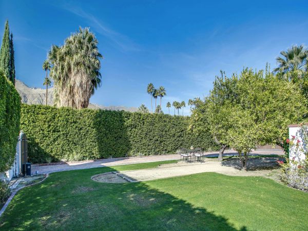 Palm Springs Home 984190