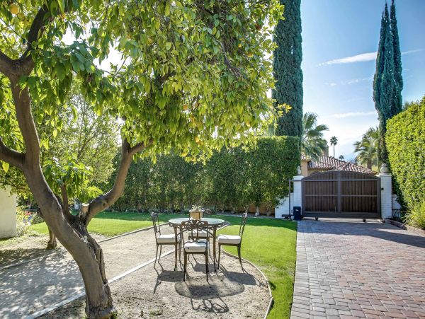 Palm Springs Home 984190