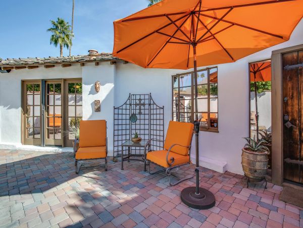 Palm Springs Home 984190