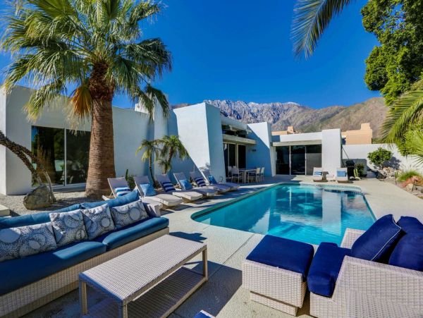 Palm Springs Home 984191