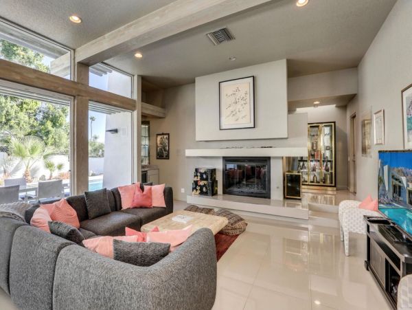 Palm Springs Home 984191
