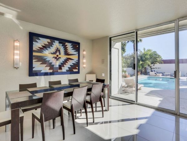 Palm Springs Home 984191