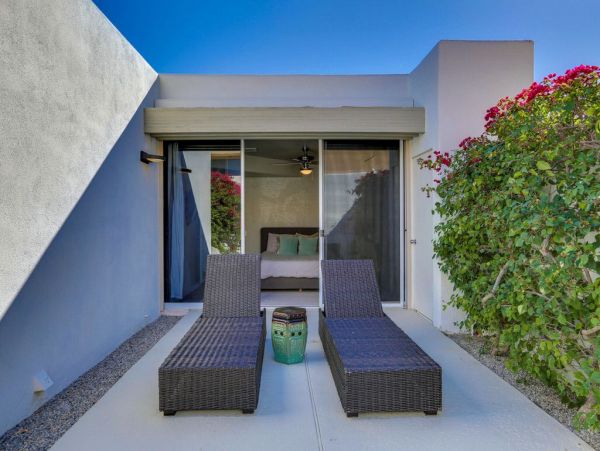 Palm Springs Home 984191