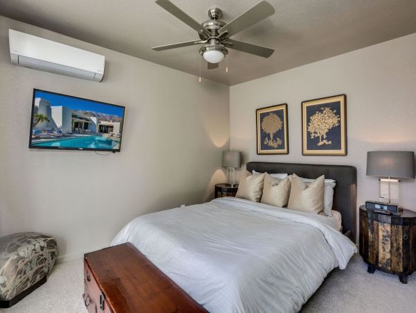 Palm Springs Home 984191