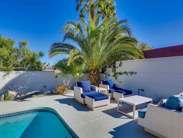 Palm Springs Home 984191