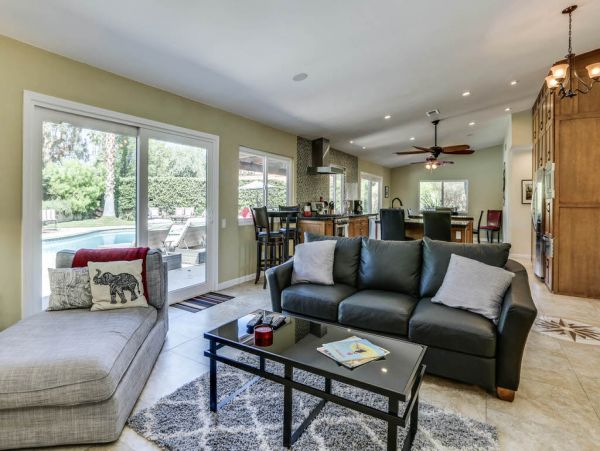 Palm Springs Home 984192