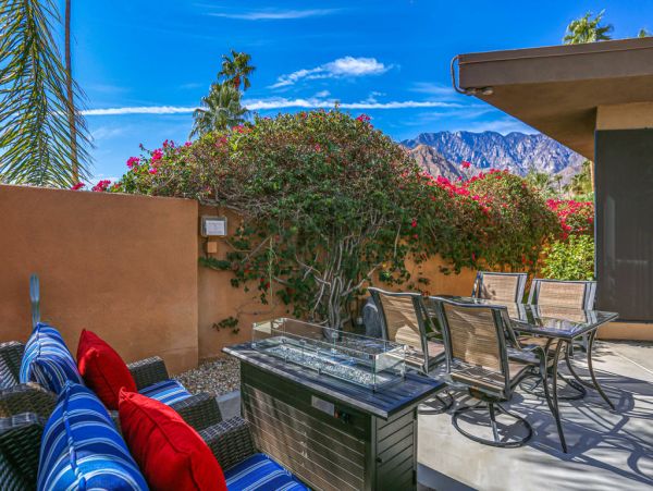 Palm Springs Home 984193