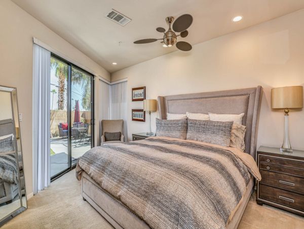 Palm Springs Home 984193