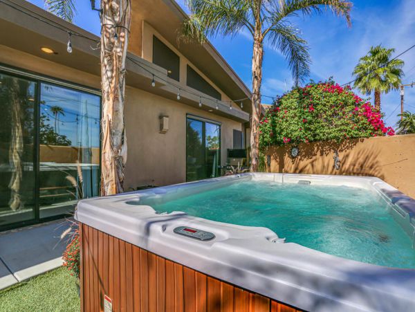 Palm Springs Home 984193