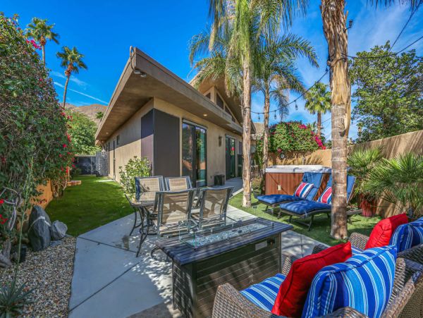 Palm Springs Home 984193