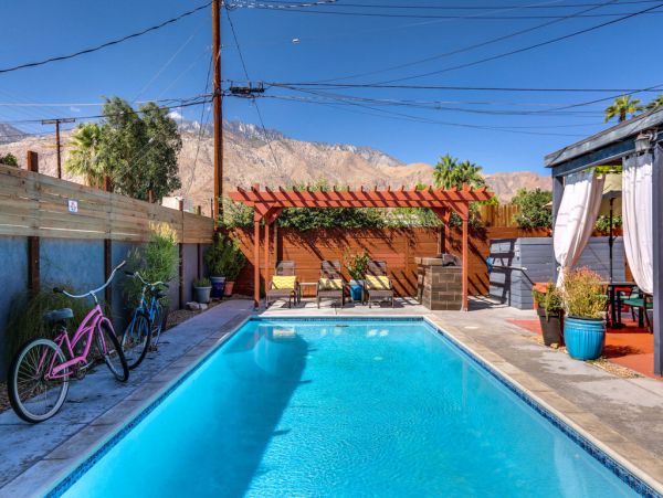 Palm Springs Home 984194