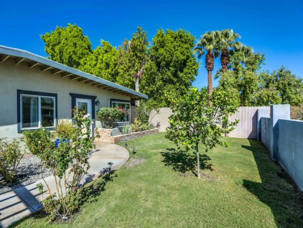 Palm Springs Home 984194