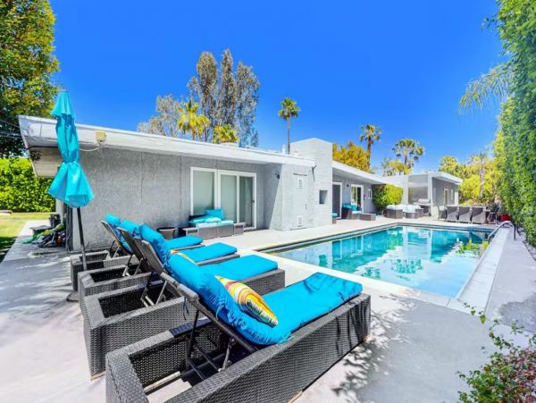 Palm Springs Seven Bedroom Rental Home with Mountain View