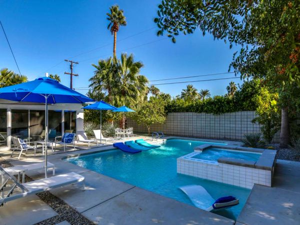 Palm Springs Home 984196