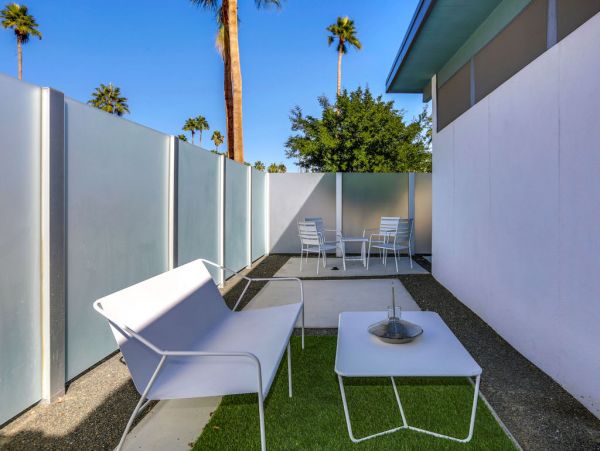 Palm Springs Home 984196
