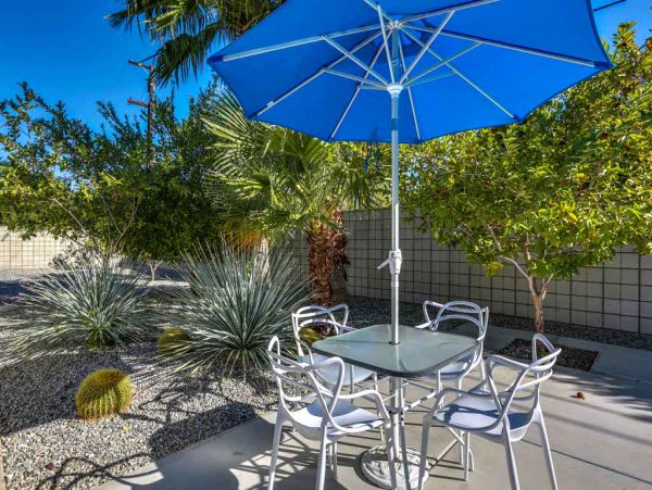 Palm Springs Home 984196