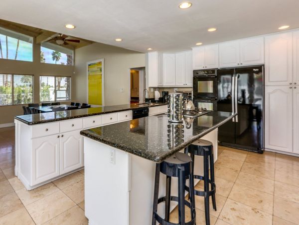 Palm Springs Home 984197