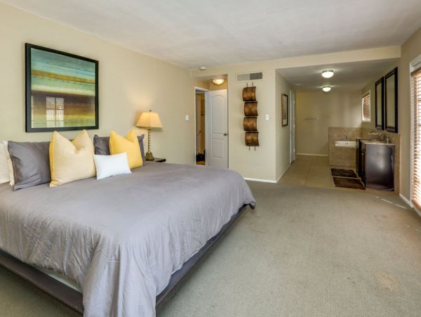 Palm Springs Home 984197