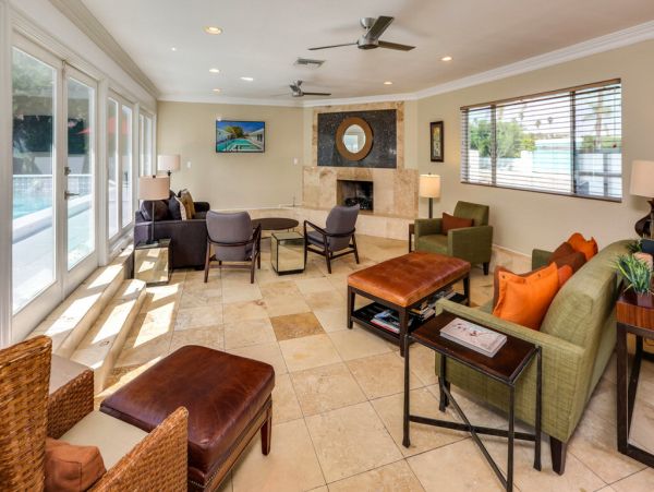Palm Springs Home 984197