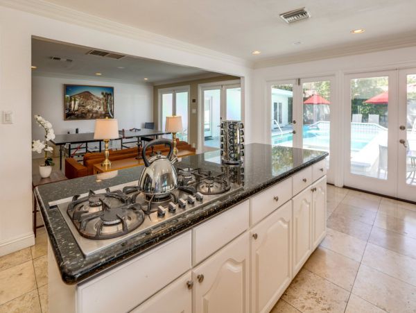 Palm Springs Home 984197