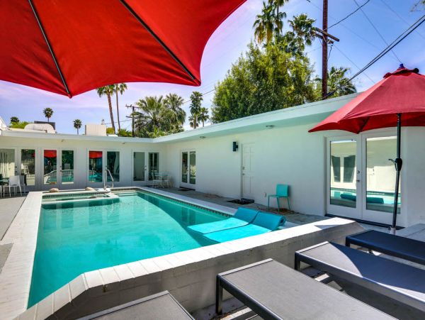 Palm Springs Home 984197