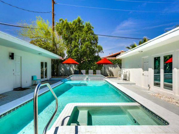 Palm Springs Home 984197
