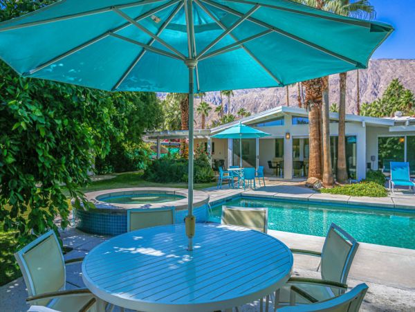 Palm Springs Home 984198